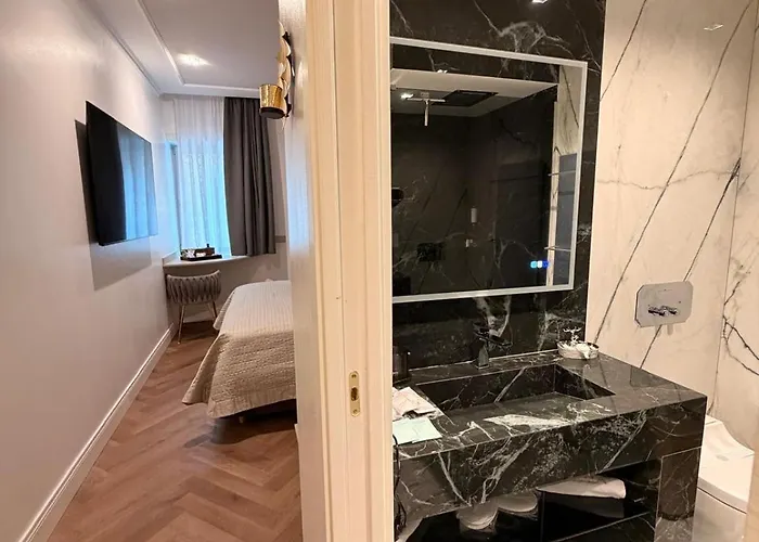 Couette-café Sofia Ultra Collection 4*